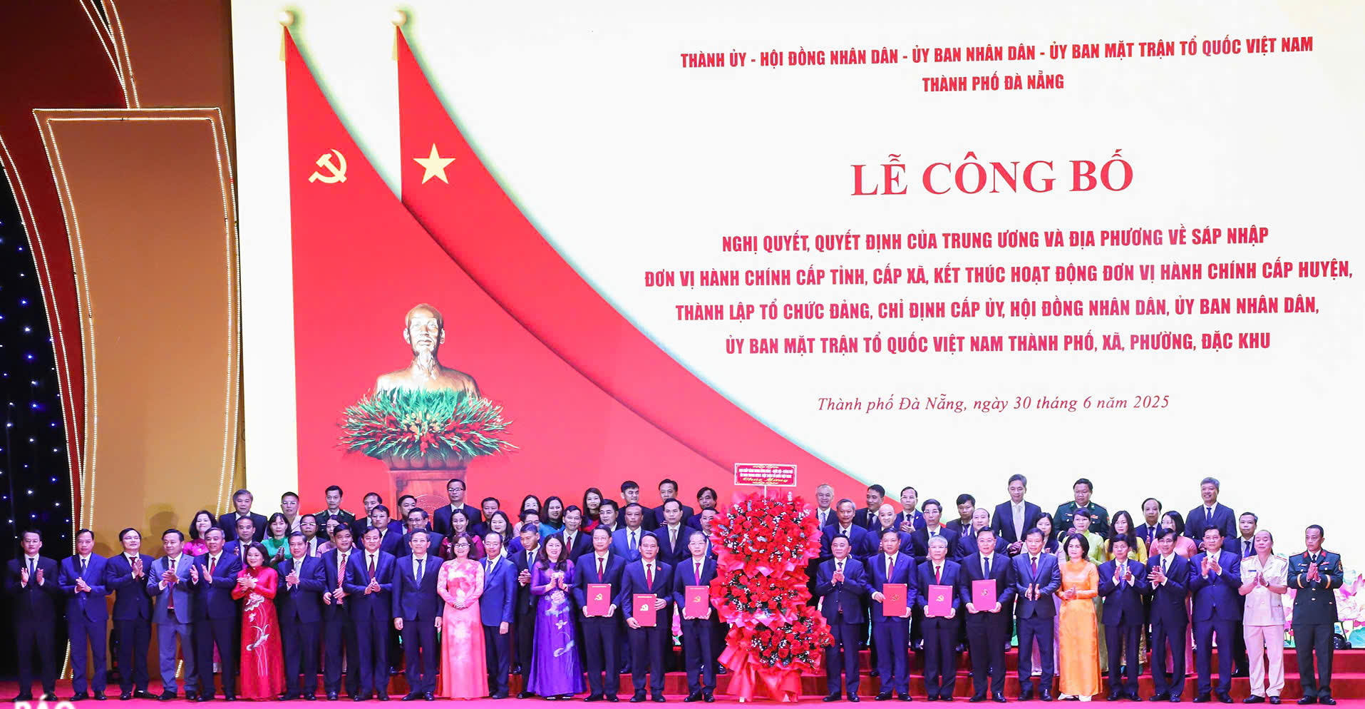 Công bố quyết định thành lập thành phố Đà Nẵng mới