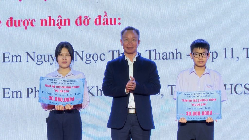 Hội LHPN phường Hòa Khánh trao kinh phí “Mẹ đỡ đầu” đợt 3 năm 2025 và giao lưu dân vũ “Nhịp điệu ngày mới”